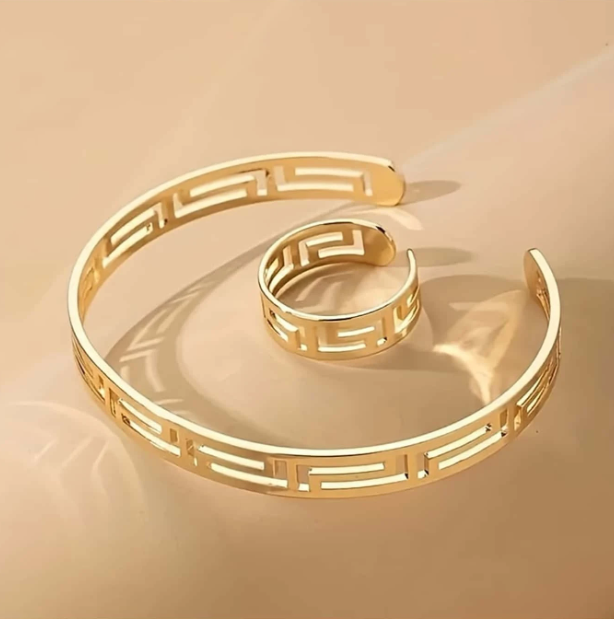 Hollow Out Gold Bangle & Ring Set
