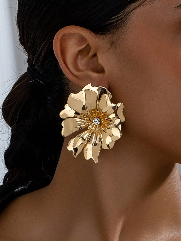 Elegant Enamel Crystal Flower Stud Earrings – Versatile Rhinestone Floral Jewelry for Parties & Festive Looks
