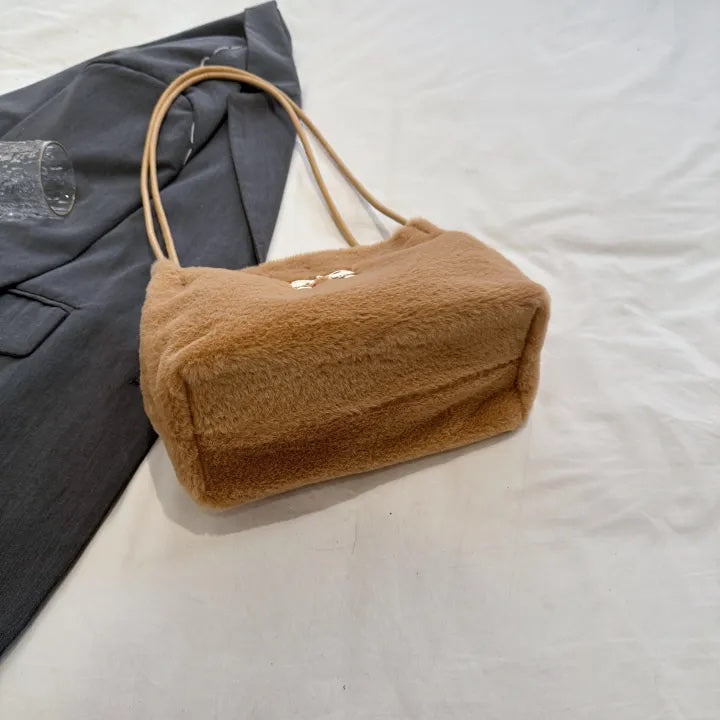 Plush Shoulder Bag – Soft, Stylish & Cute Casual Handbag for Every Outfit