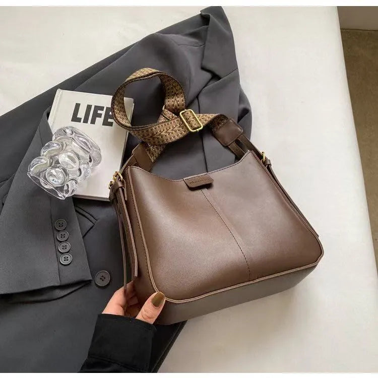 Waterproof PU Leather Shoulder Bag – Lightweight & Spacious Everyday Use