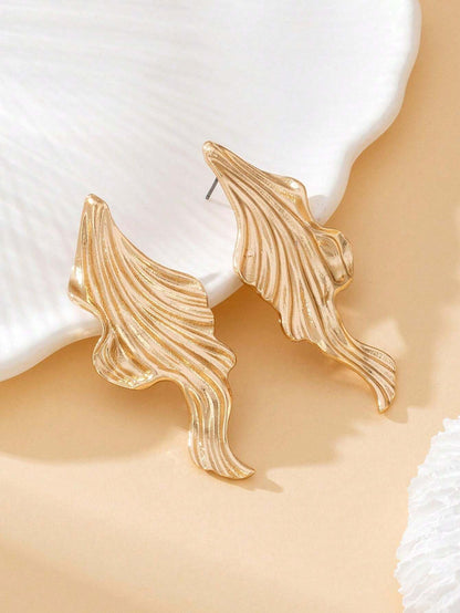 Exaggerated Crinkled Mermaid Tail Stud Earrings – Gold Plated Beach Party Statement Jewelry