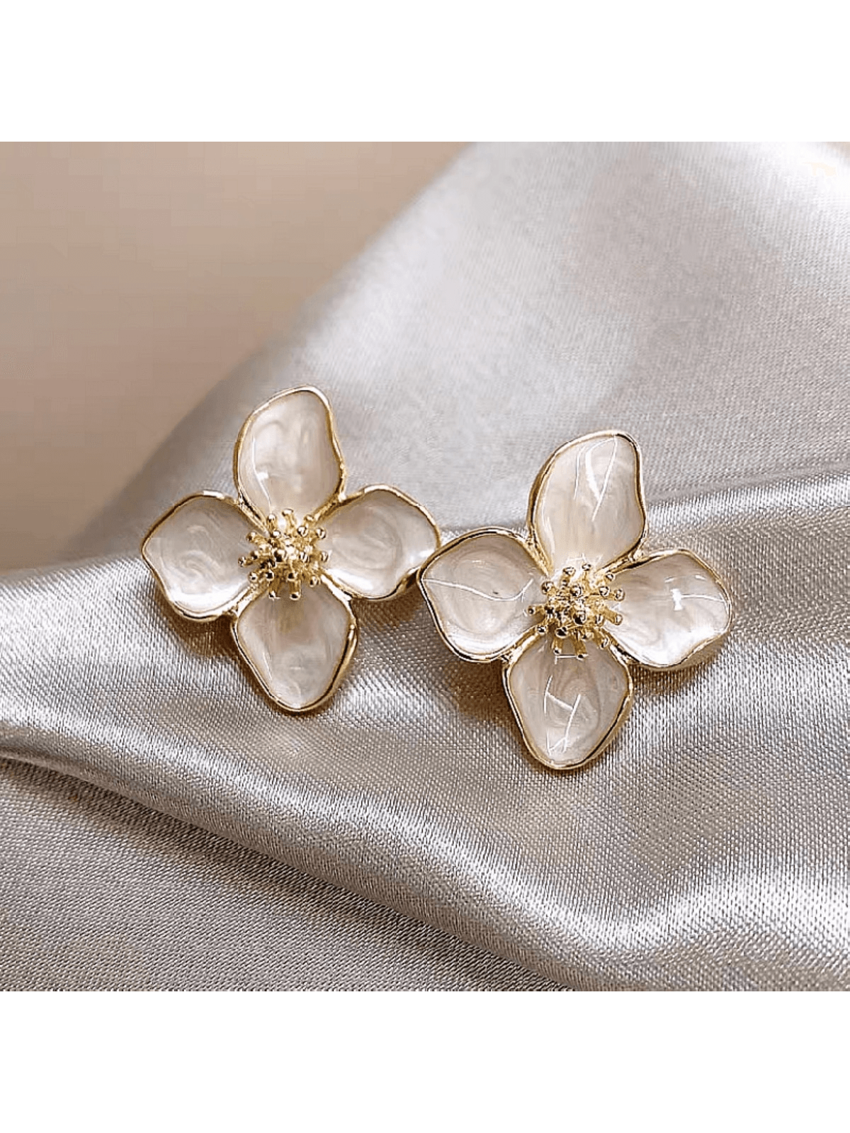 Elegant White Hibiscus Flower Stud Earrings | French Retro Glazed Floral Earrings