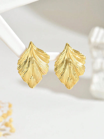 Nature-Inspired Leaf Stud Earrings – Minimalist Stainless Steel Daily & Party Jewelry