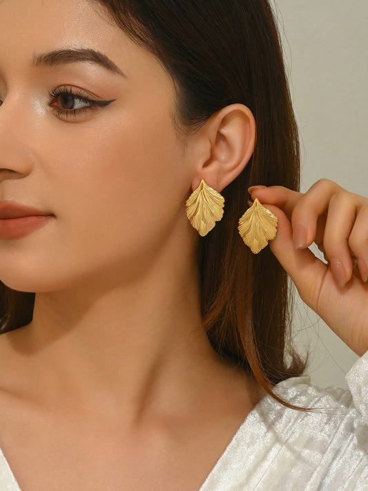 Nature-Inspired Leaf Stud Earrings – Minimalist Stainless Steel Daily & Party Jewelry