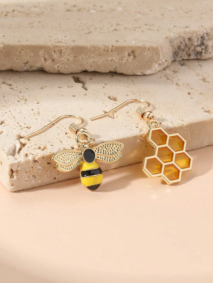 Cute Honey Hive & Bee Charm Earrings | 2pcs Bee Drop Earrings for Daily & Holiday Wear