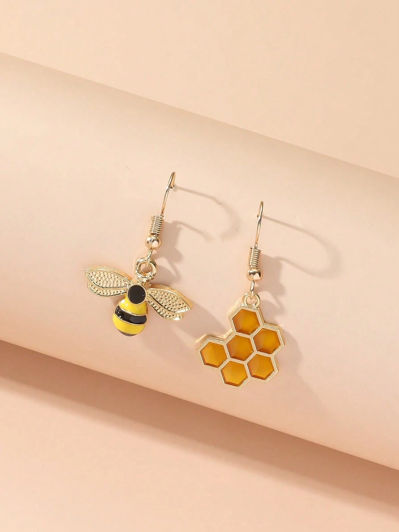 Cute Honey Hive & Bee Charm Earrings | 2pcs Bee Drop Earrings for Daily & Holiday Wear
