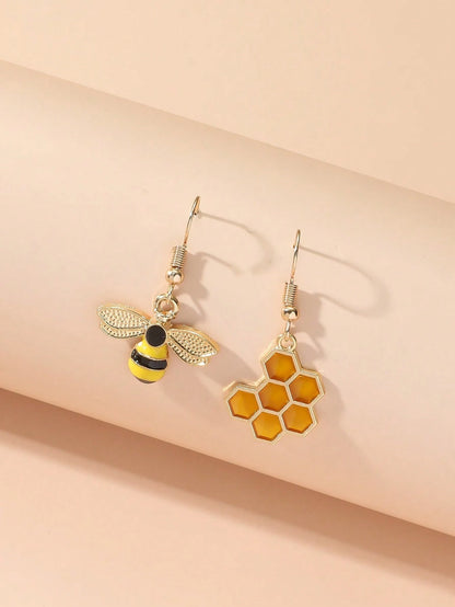 Cute Honey Hive & Bee Charm Earrings | 2pcs Bee Drop Earrings for Daily & Holiday Wear