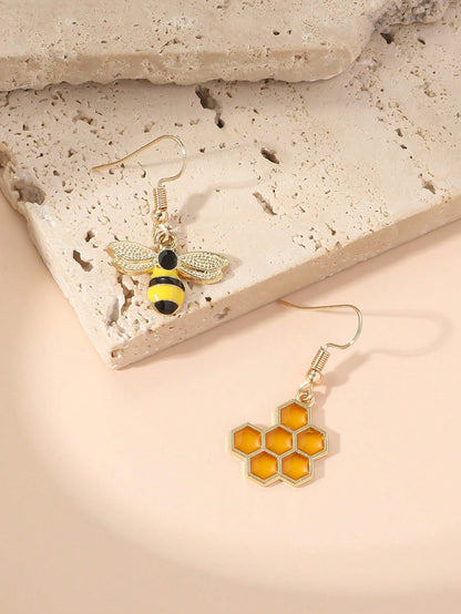 Cute Honey Hive & Bee Charm Earrings | 2pcs Bee Drop Earrings for Daily & Holiday Wear