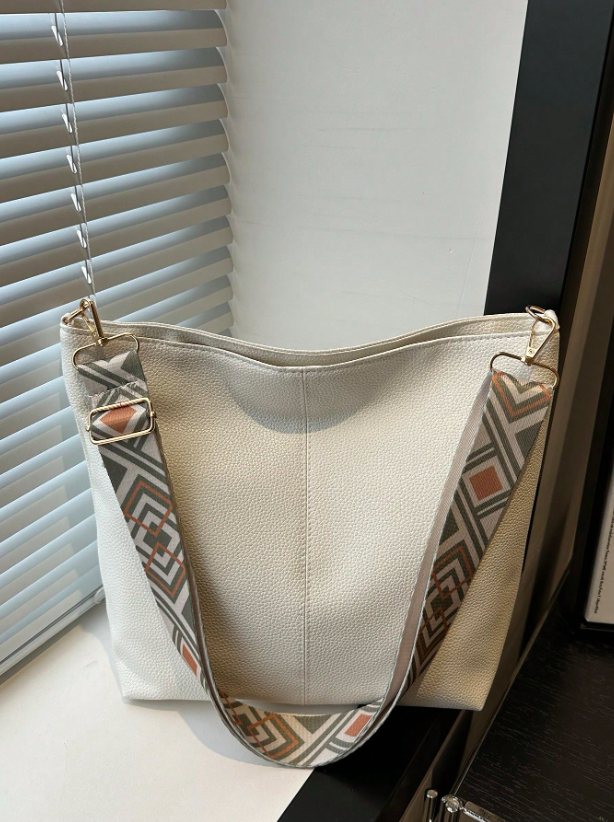 Summer Shoulder Tote Bucket Bag – Large Capacity PU Leather Handbag with Adjustable Strap & Chic Chain Detail