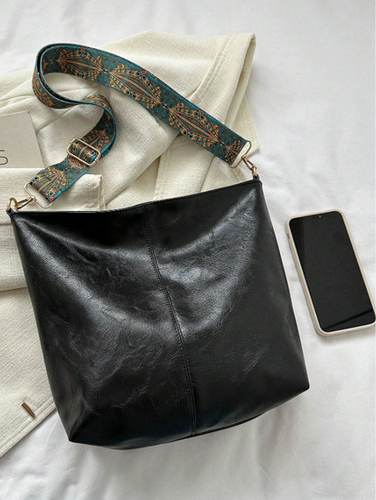 Summer Shoulder Tote Bucket Bag – Large Capacity PU Leather Handbag with Adjustable Strap & Chic Chain Detail