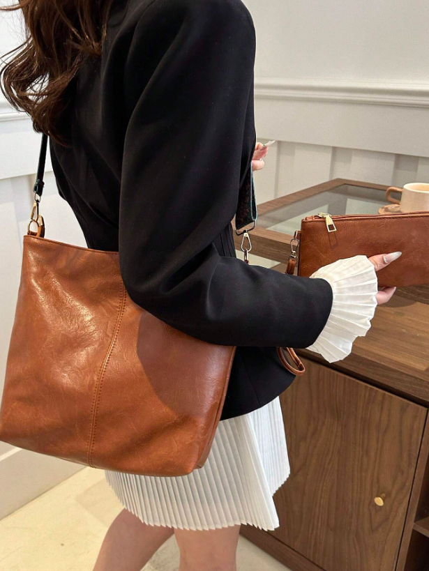 Summer PU Leather Tote Bag – Crossbody Shoulder Bucket Bag with Chain Detail & Large Capacity
