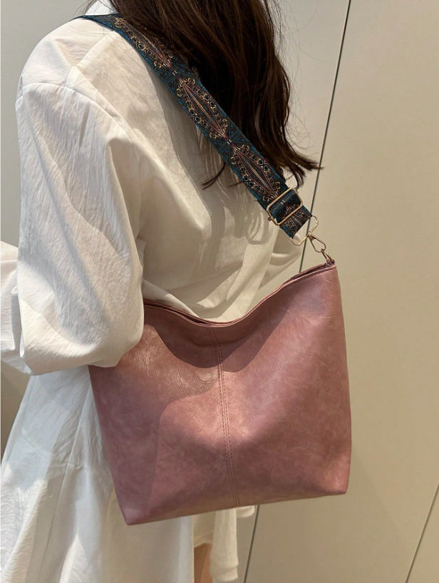 Summer Shoulder Tote Bucket Bag – Large Capacity PU Leather Handbag with Adjustable Strap & Chic Chain Detail