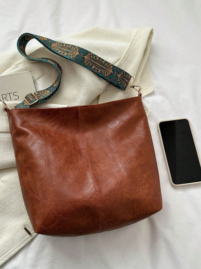 Summer Shoulder Tote Bucket Bag – Large Capacity PU Leather Handbag with Adjustable Strap & Chic Chain Detail