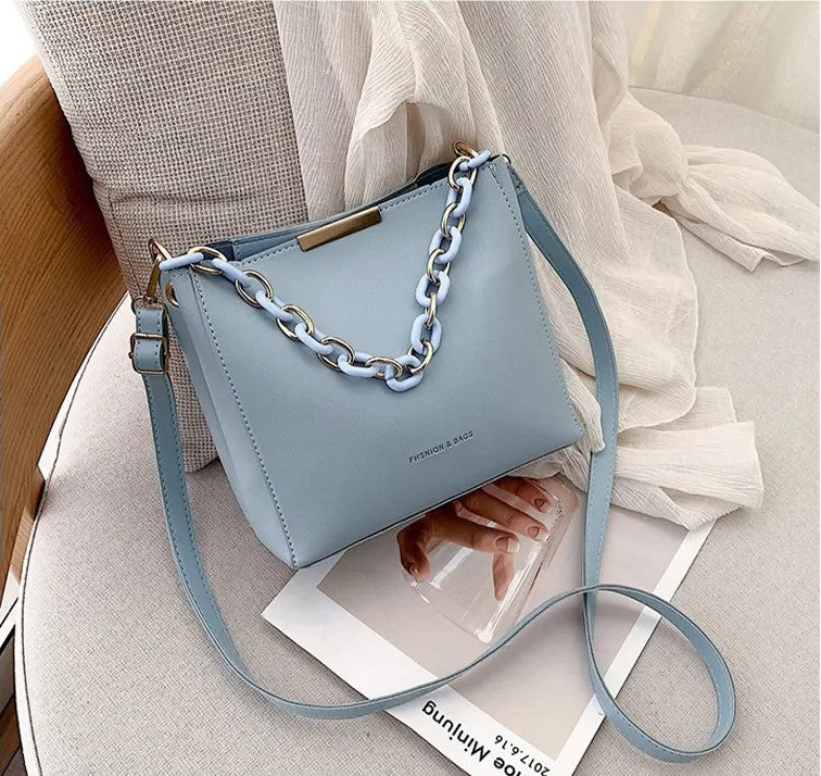 Trendy PU Leather Handbag with Gold Chain – Adjustable Shoulder Bag, Plain Solid Colors