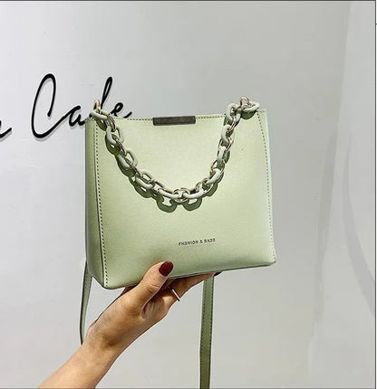 Trendy PU Leather Handbag with Gold Chain – Adjustable Shoulder Bag, Plain Solid Colors