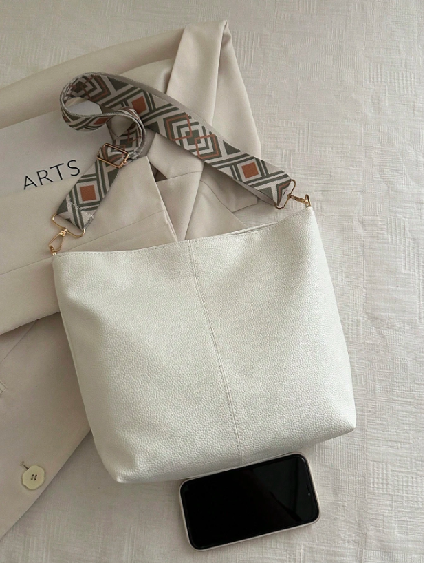Summer Shoulder Tote Bucket Bag – Large Capacity PU Leather Handbag with Adjustable Strap & Chic Chain Detail