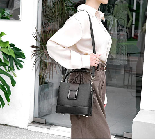 Women's Crocodile Pattern Bucket Bag – Large Shoulder & Messenger Bag with Zip Closure