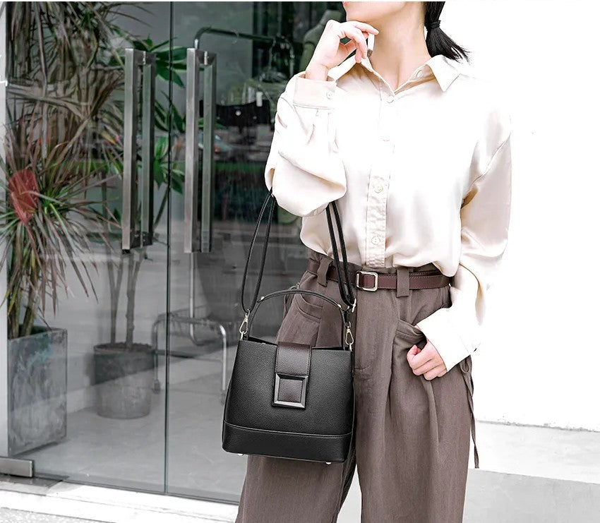 Women's Crocodile Pattern Bucket Bag – Large Shoulder & Messenger Bag with Zip Closure