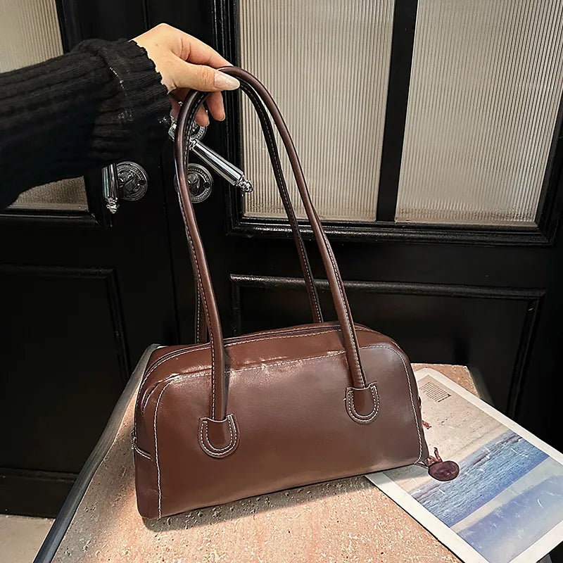 Vintage Shoulder Bag – Retro Half-Moon Tote with Long Handle & Zipper Closure