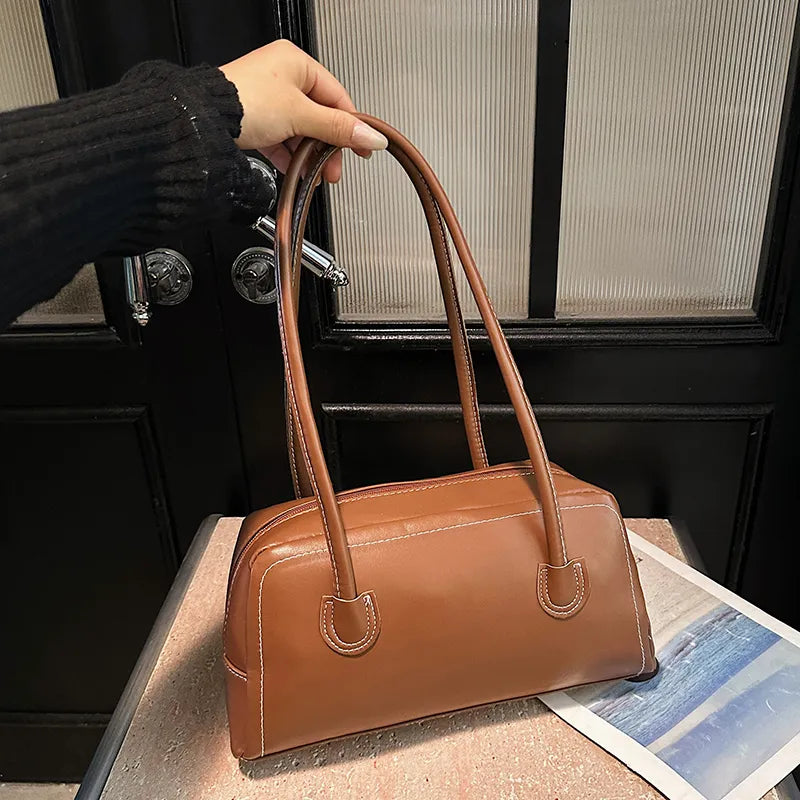 Vintage Shoulder Bag – Retro Half-Moon Tote with Long Handle & Zipper Closure