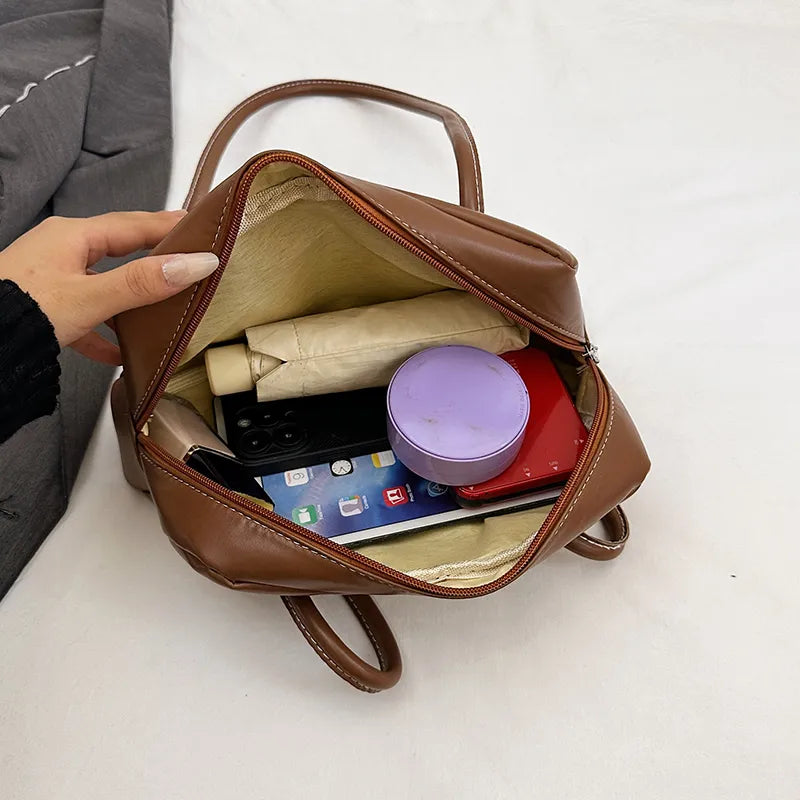 Vintage Shoulder Bag – Retro Half-Moon Tote with Long Handle & Zipper Closure