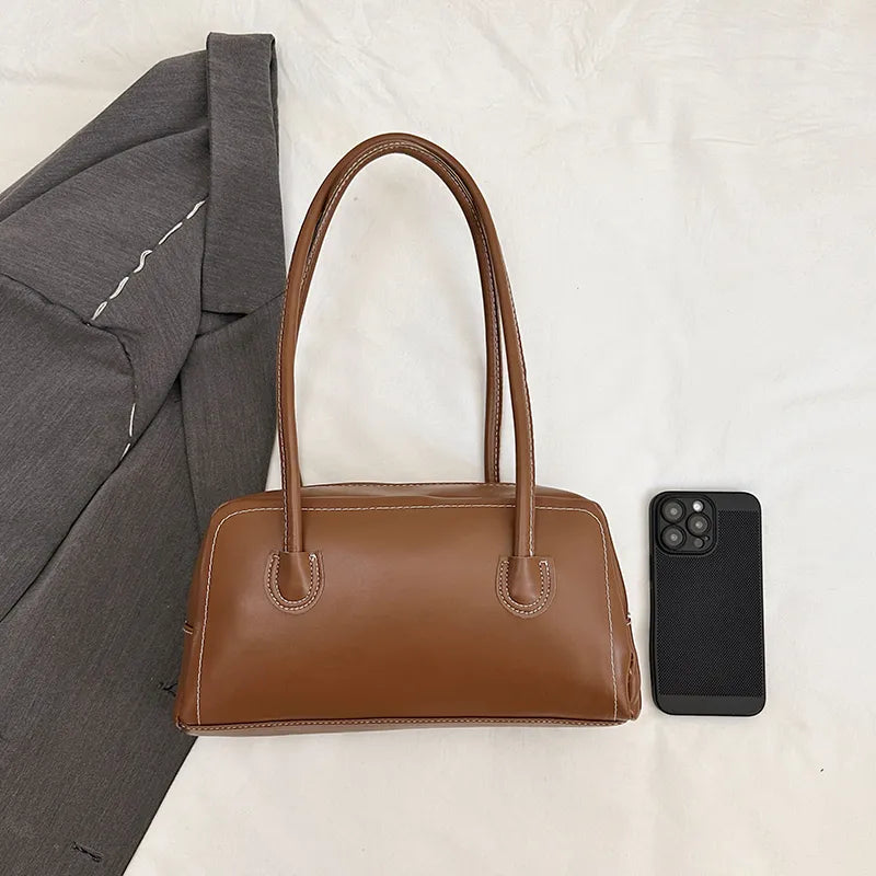 Vintage Shoulder Bag – Retro Half-Moon Tote with Long Handle & Zipper Closure