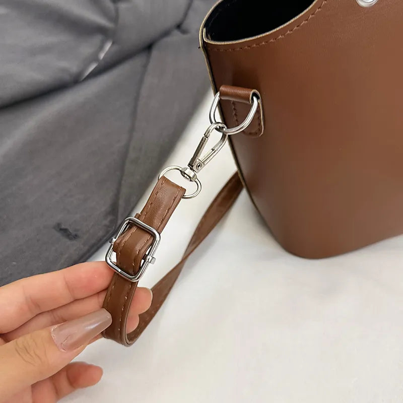Vintage Bucket Shoulder Bag – Minimalist Classic Tote with Zipper & Large Capacity
