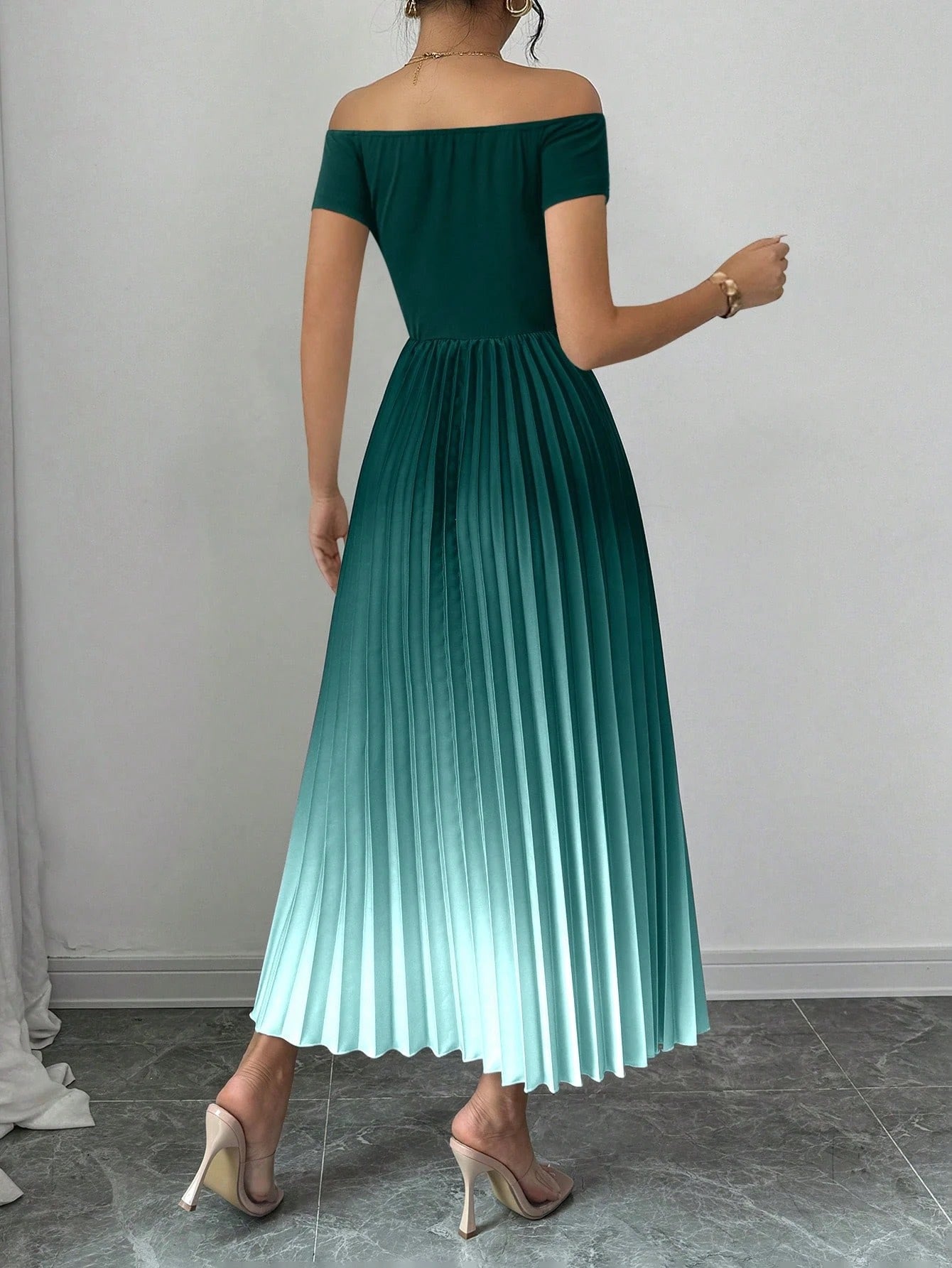 Fashzeo dark green gradient off-shoulder maxi dress with a draped waist-cinched silhouette for an elegant evening party look