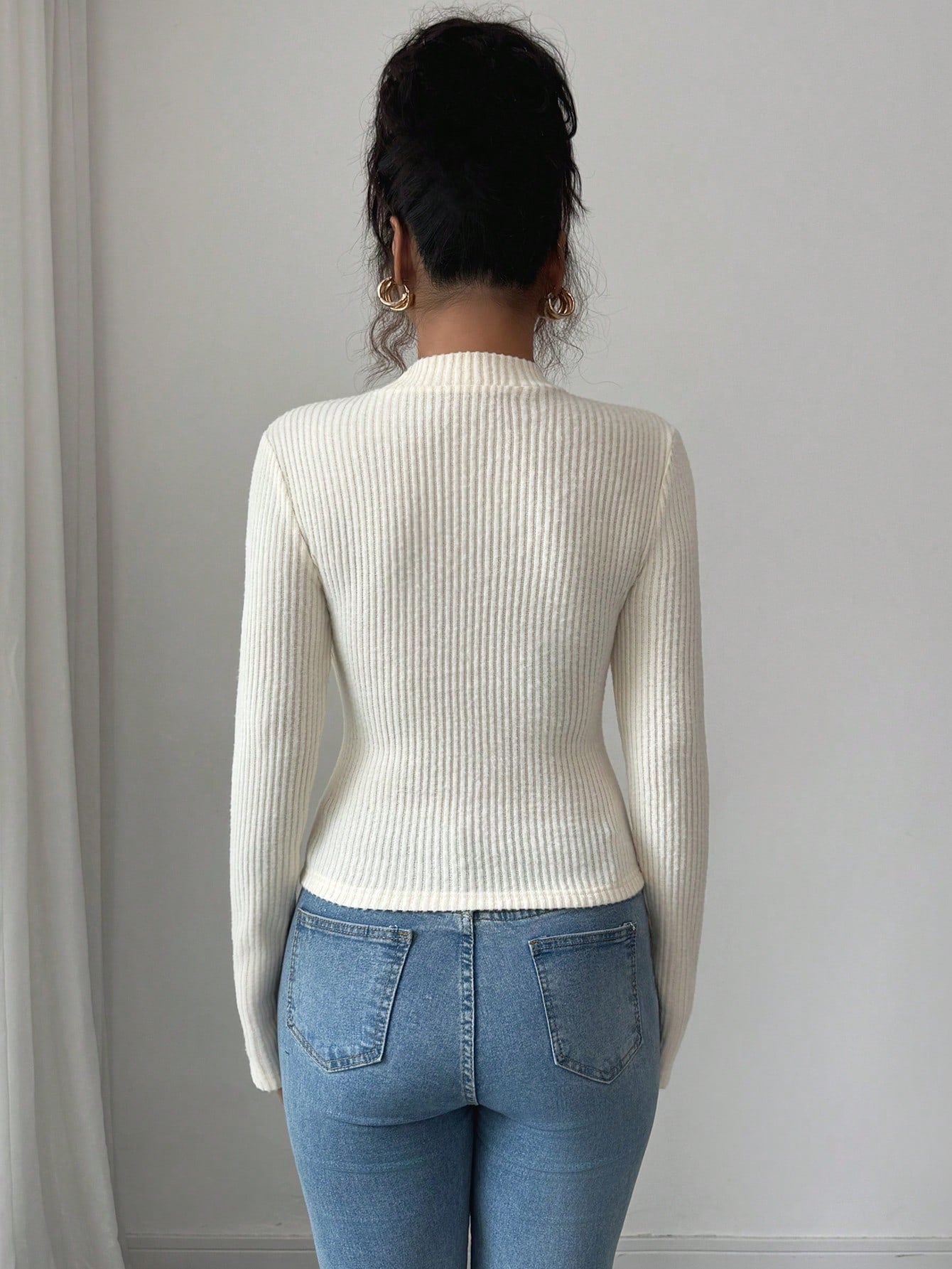 Ribbed Top with Waist Chain