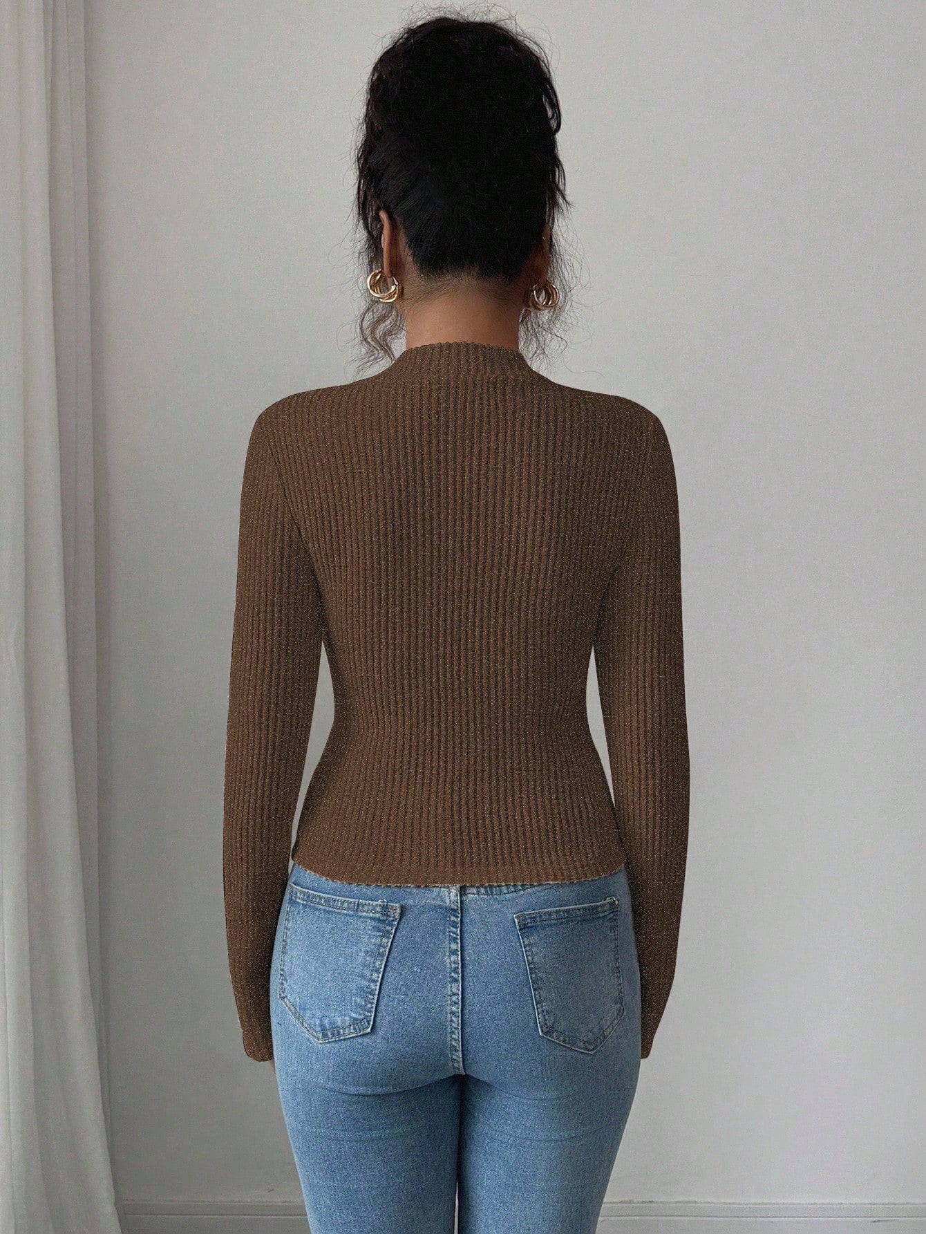 Ribbed Top with Waist Chain