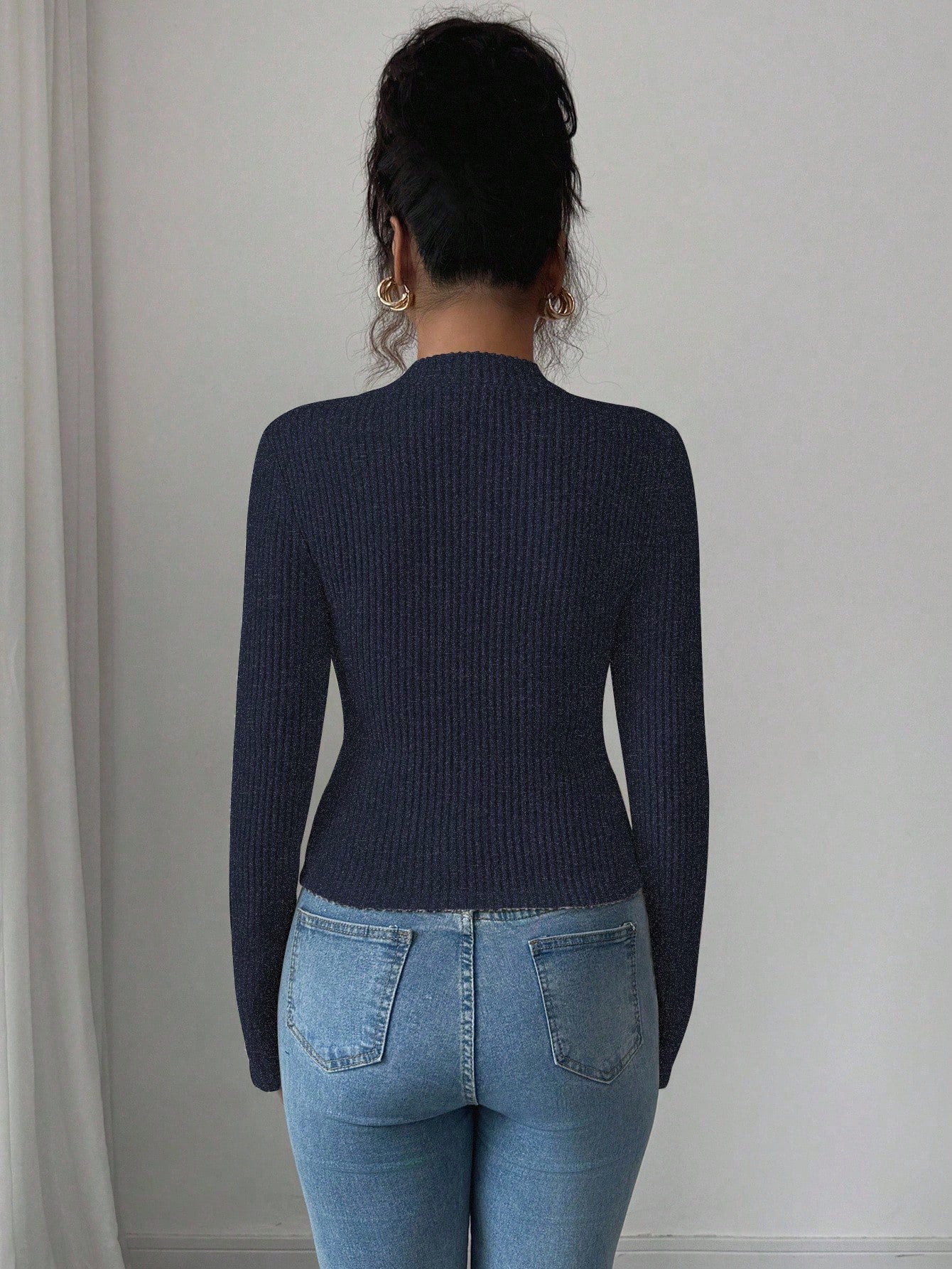Ribbed Top with Waist Chain