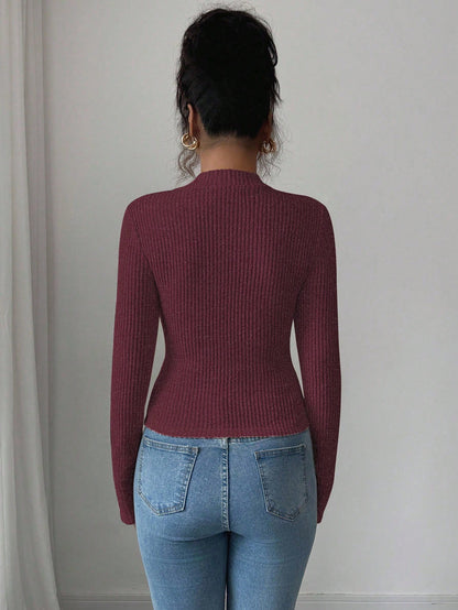 Ribbed Top with Waist Chain