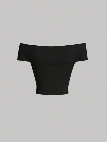 Off-Shoulder Twist Knot Crop