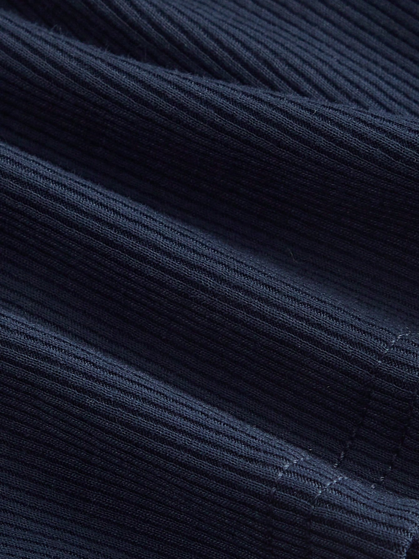 Off-Shoulder Twist Knot Crop