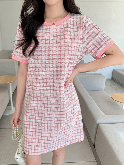 Plaid Round Neck Mini T-Shirt Dress with Short Sleeves | Casual Loose Fit Everyday Dress