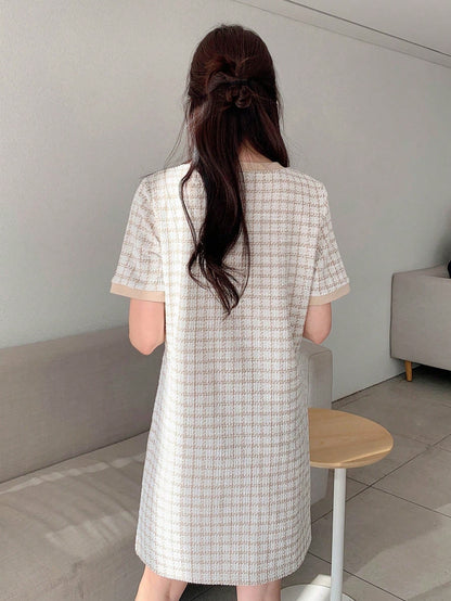 Plaid Round Neck Mini T-Shirt Dress with Short Sleeves | Casual Loose Fit Everyday Dress