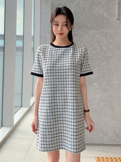 Plaid Round Neck Mini T-Shirt Dress with Short Sleeves | Casual Loose Fit Everyday Dress