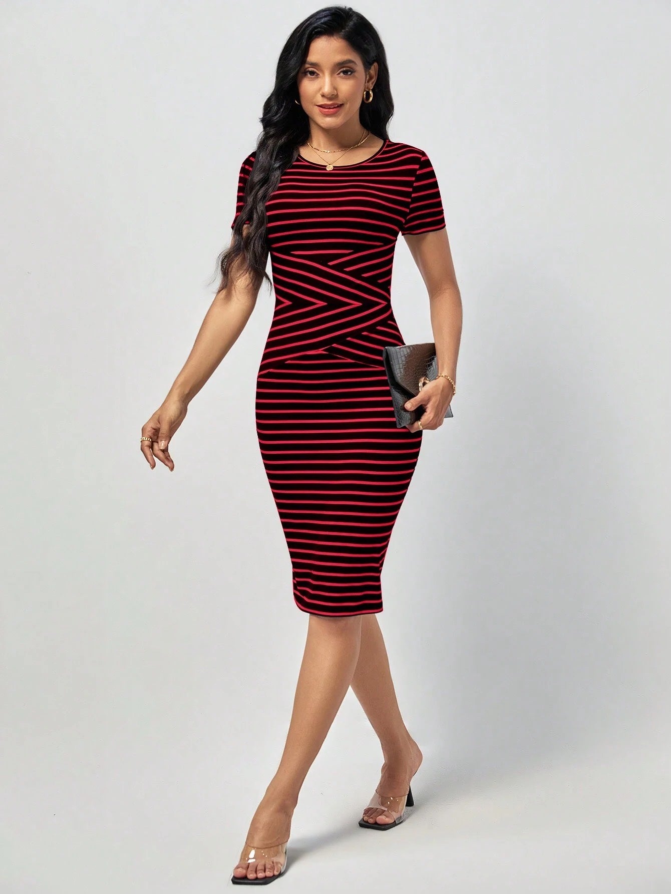 Striped Bodycon Midi Dress with Round Neck & Short Sleeves – Slim Fit Casual Summer Dress