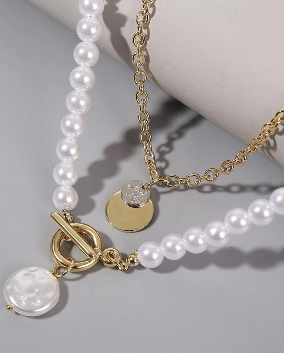 2pcs Faux Pearl & Charm Necklace Set