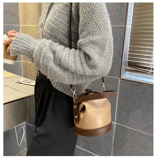 Shoulder & Crossbody Bag –  Casual Handbag in Khaki, Black & Brown