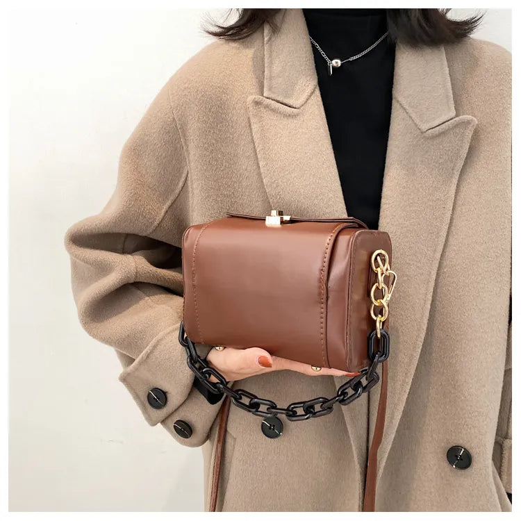 French Style Crossbody Bag – Small Chain Shoulder Bag, Elegant Square Design