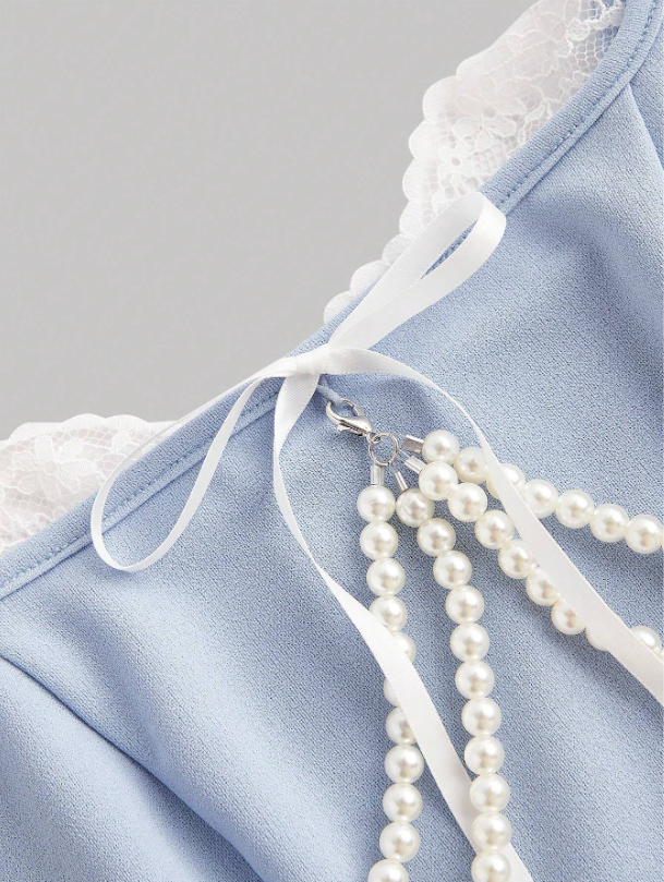 Retro Velvet Tank Top with Detachable Lace Collar & Bow – Elegant Party Camisole for Night Out or New Year Looks