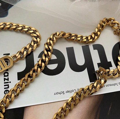 Bold Gold Thick Chain Necklace for Women – Hip-Hop Short Choker, Y2K Streetwear Style