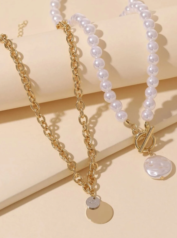 2pcs Faux Pearl & Charm Necklace Set