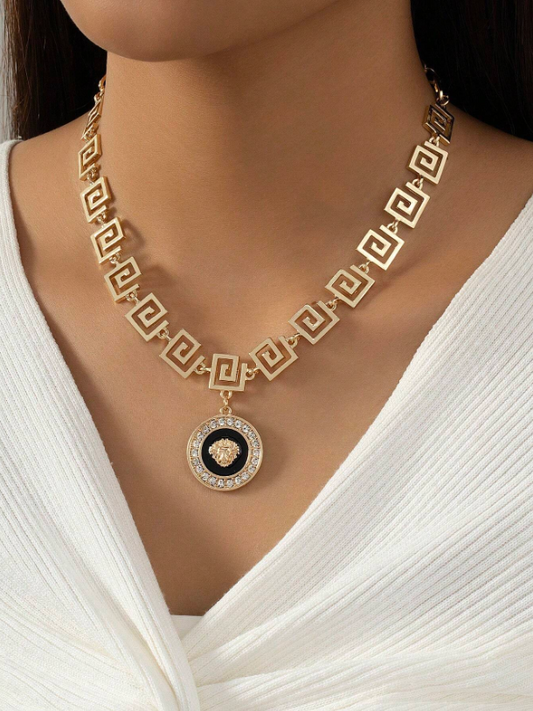 Bold Rhinestone Lion Head Pendant Necklace for Women – Gold Textured Statement Chain