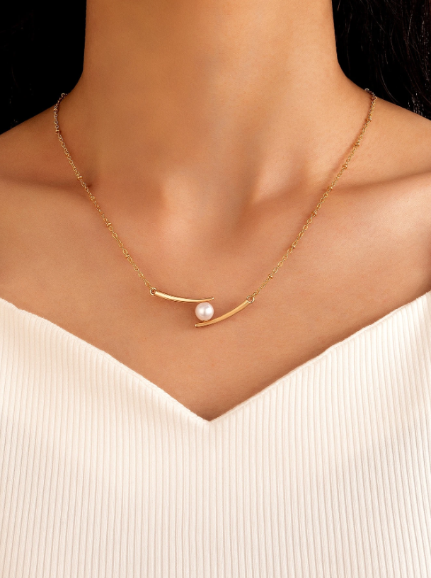 Minimalist Faux Pearl Pendant Necklace – Elegant Gold-Tone Daily Wear Chain for Women