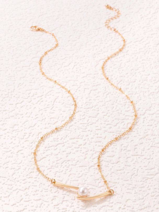 Minimalist Faux Pearl Pendant Necklace – Elegant Gold-Tone Daily Wear Chain for Women