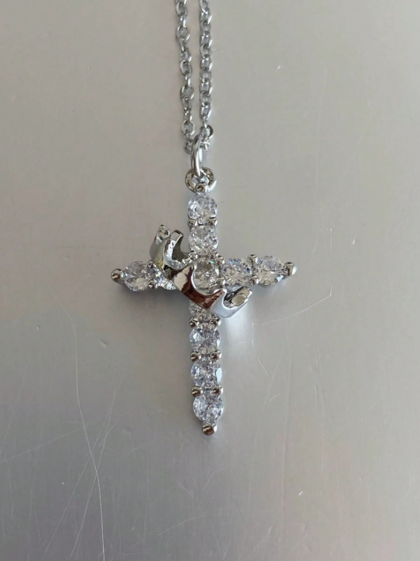 KC Gold-Plated Crown Cross Pendant Necklace – Elegant Rhinestone Christian Chain