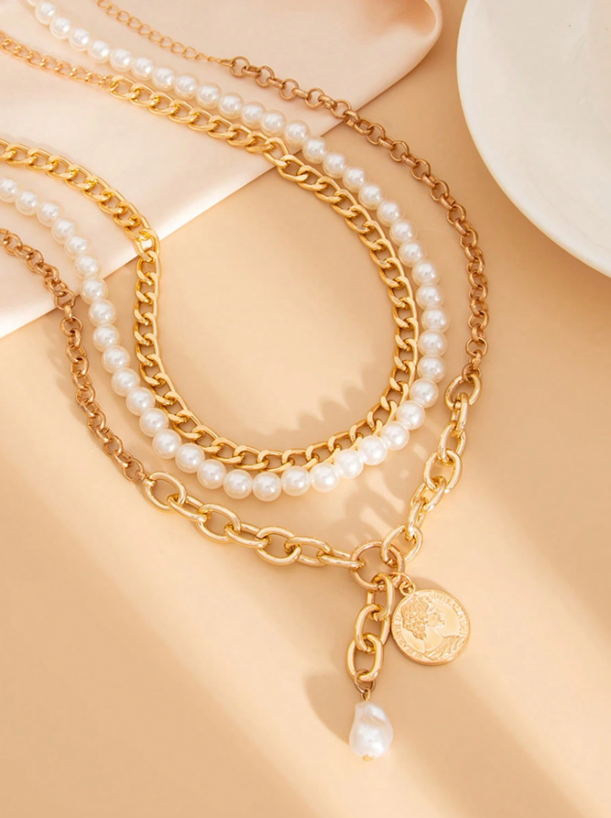 3pcs Layered Necklace Set with Heart, Coin & Cameo Pendant and Pearl Choker – Trendy Boho Style