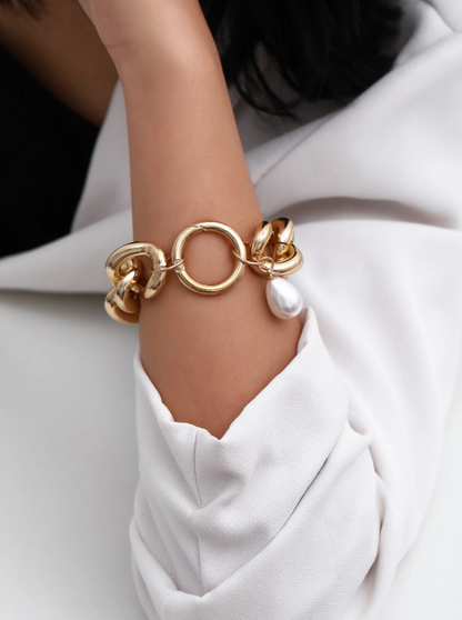 Faux Pearl Decor Chain Bracelet | Elegant Gold-Tone Chunky Chain Bangle in Old Money Style